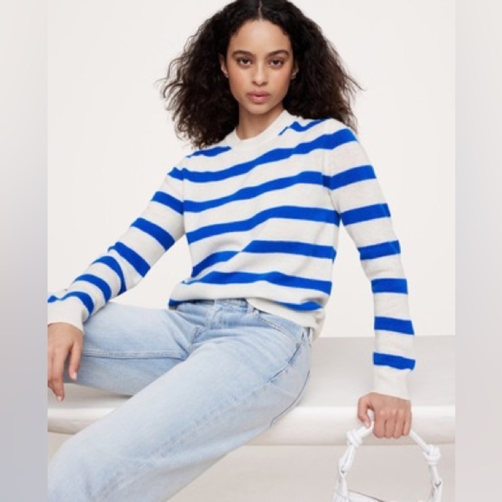 Banana 🍌 Republic NWOT sweatshirt white with blue stripes size S